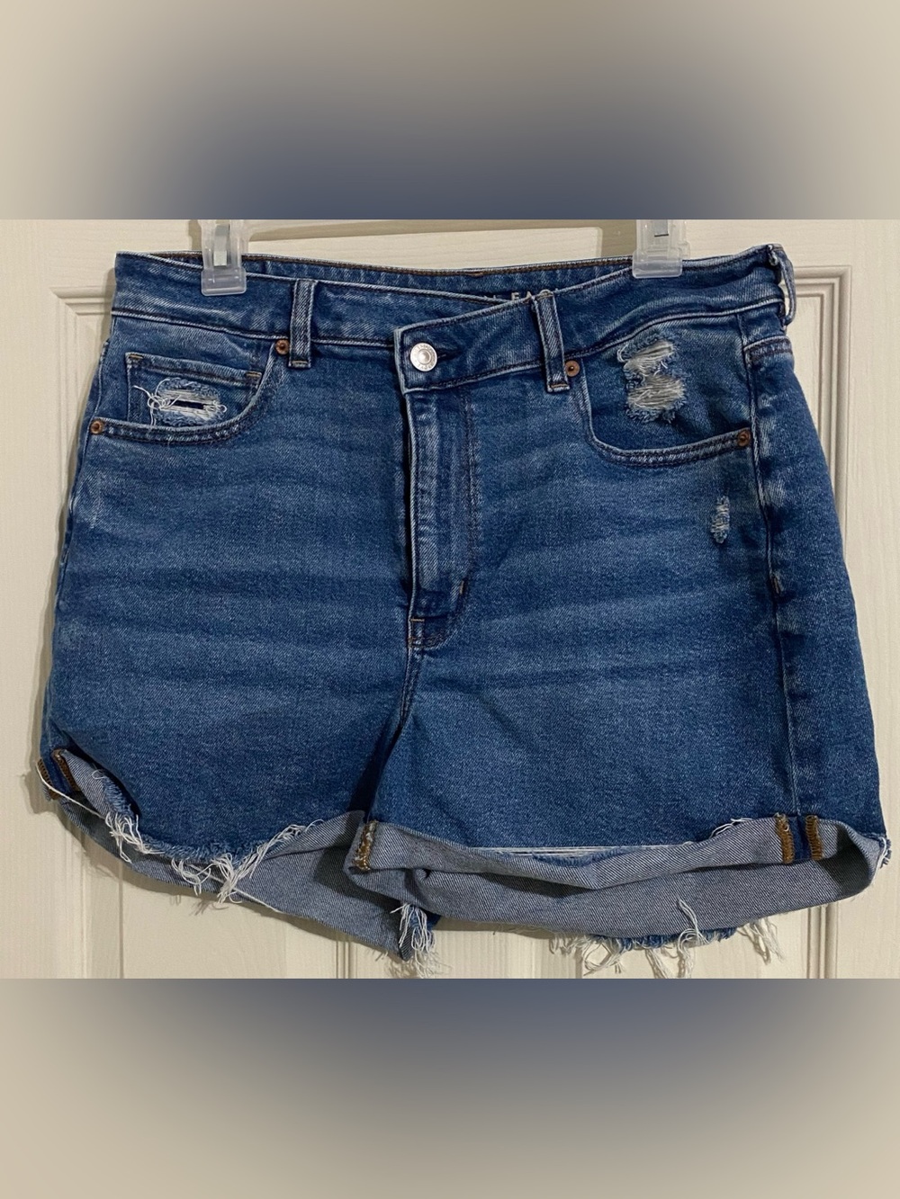 American Eagle Crossover Waist Mom Shorts Size 12
Stretch